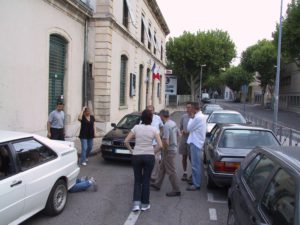 Devant la gare - 2